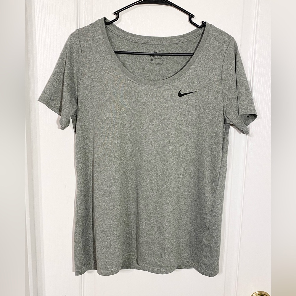 Nike Dri-FIT Scoop Neck Short Sleeve Training Tee Gray Size Large